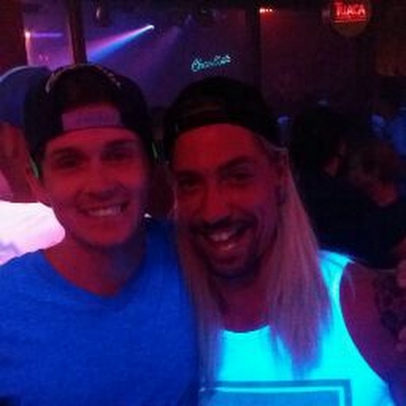 Meet your Posher, Damian michael - Picture 1 of 1